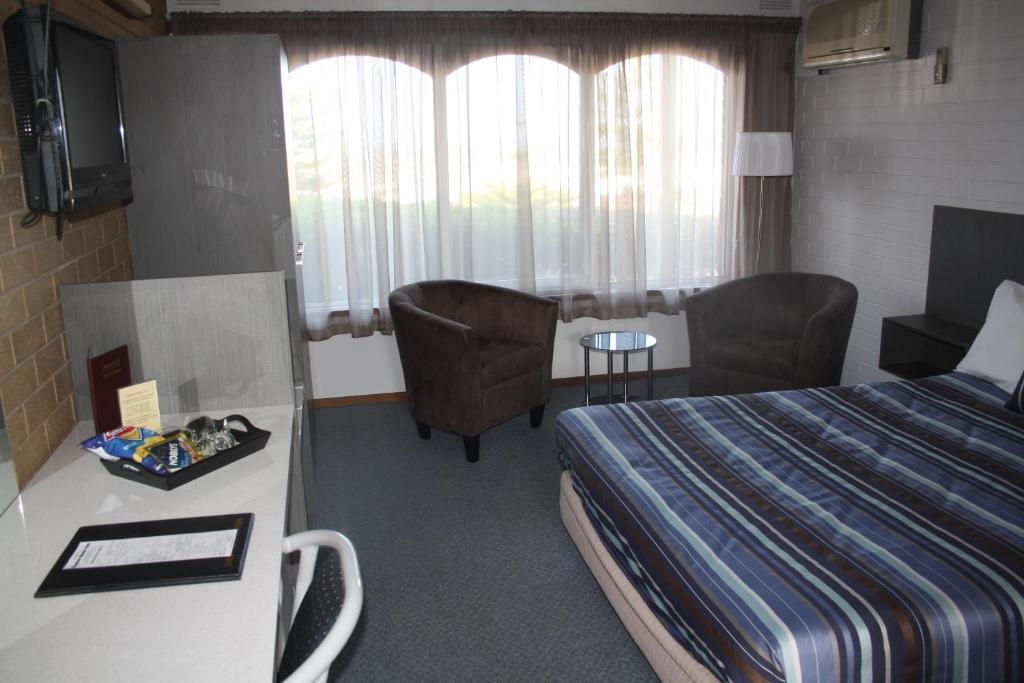 ווארנאמבול Raglan Motor Inn חדר תמונה
